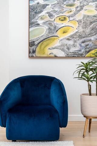 It’s Five O’Clock Somewhere I Private Properties gallery image 5