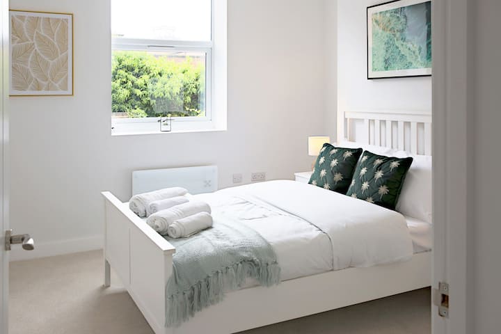 Spacious 2 Bed Apartment | Patio | City Centre - Leicester