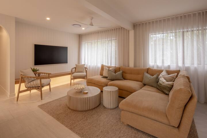 Palm Paradiso gallery image 3