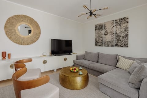 Luxury 3BDR with a pool & parking