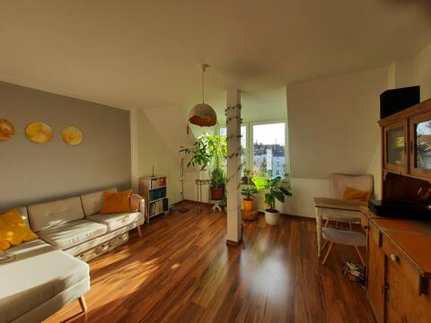 Leistungsstarkes Airbnb: Cozy attic apartment in Gohlis Süd