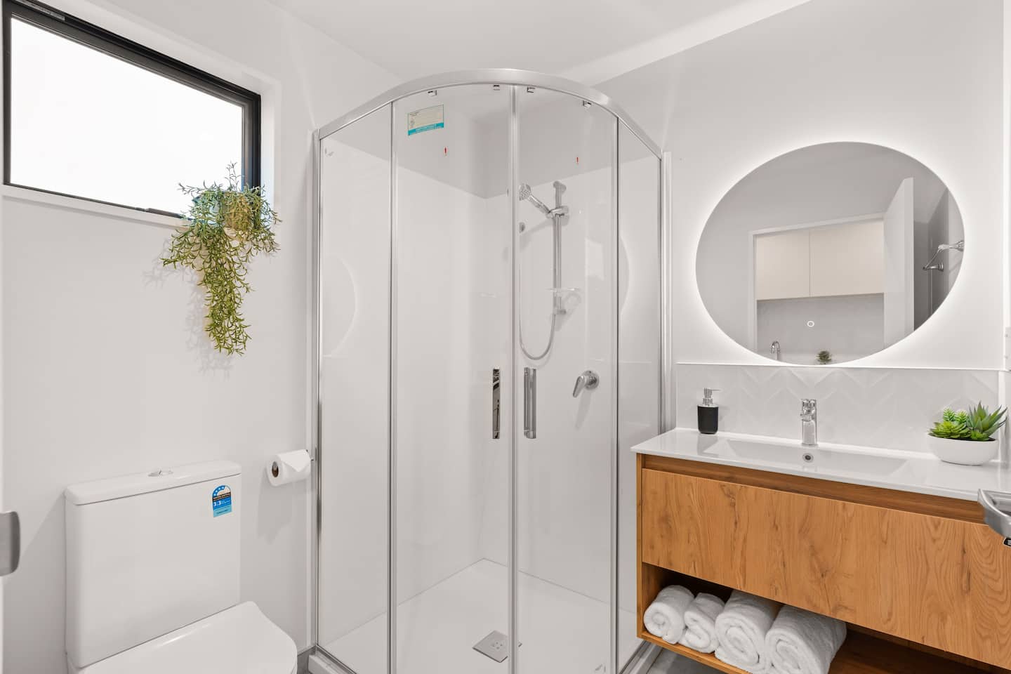New Stylish1 Bedroom Premium Studio/kingbed Unit B 4