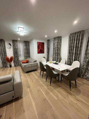 3 Bed smart home – canary wharf