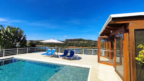 1:30 from SP: Pé na Água in Piracaia with Jacuzzi