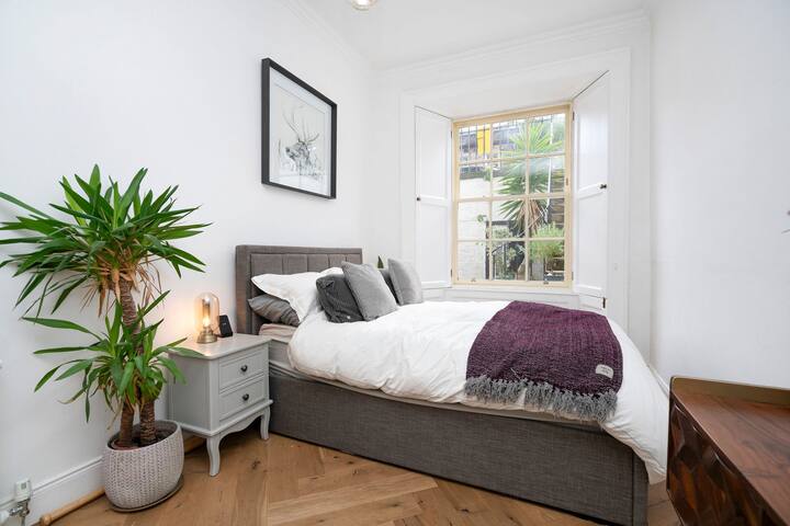 Luxury City Centre Apartment gallery image 5