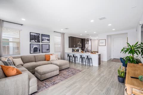 Popular Airbnb listing: Enjoyable 3 bedroom house w/Pool and Spa/Hot Tub in Maryvale