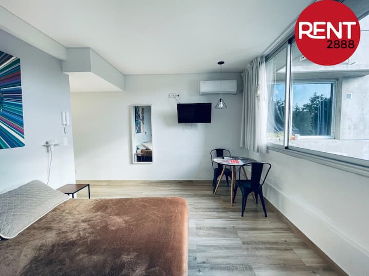 Modern studio apartment in Núñez, courtyard-facing