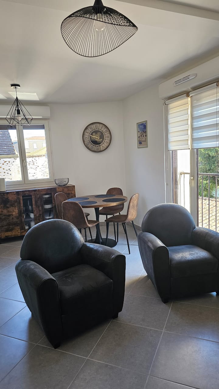 Le "Chic En Ville" 
 Climatisé Wifi Parking Inclus - Bergerac