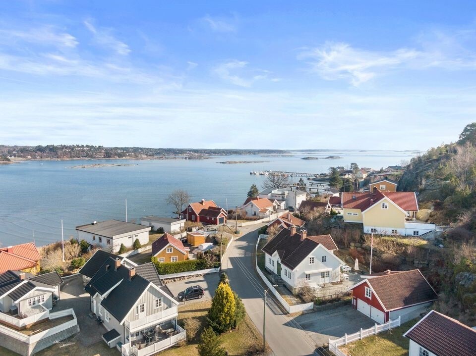 Charming house by the beach and sea Houses for Rent in Sandefjord