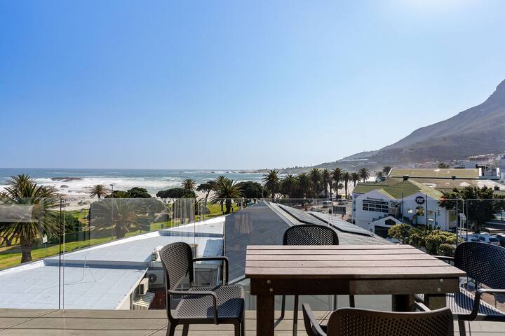 Modern 2 Bedroom Sea View