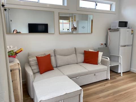 Popular Airbnb listing: Quite New/near CBD/ private access/ parking spot in Parramatta