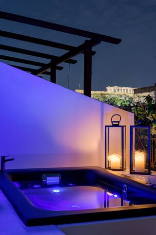 Penthouse with View & Jacuzzi