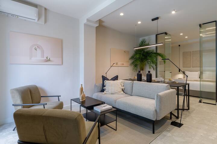 Penthouse with View & Jacuzzi gallery image 3