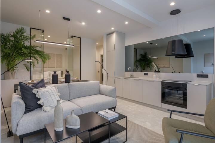 Penthouse with View & Jacuzzi gallery image 2