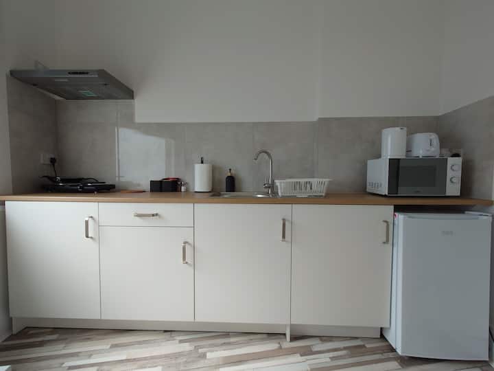Private Internet Spacious Studio Apartment - ブレントフォード