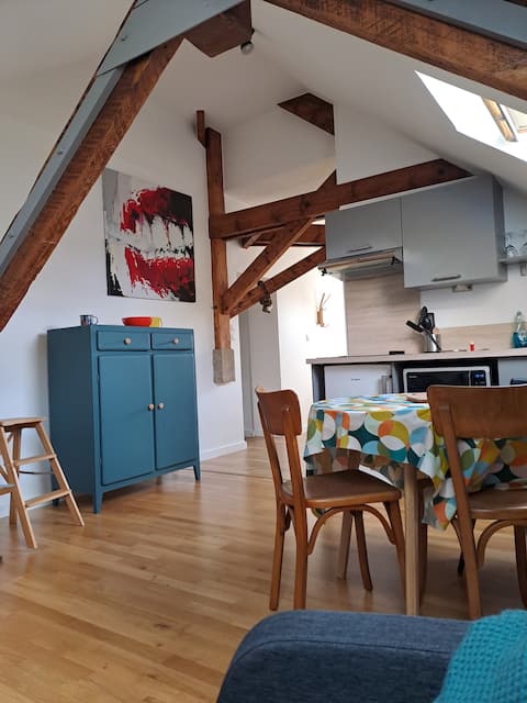 Top performing Airbnb: Cozy apartment for 2/4 people (with parking) in Dervallières Zola