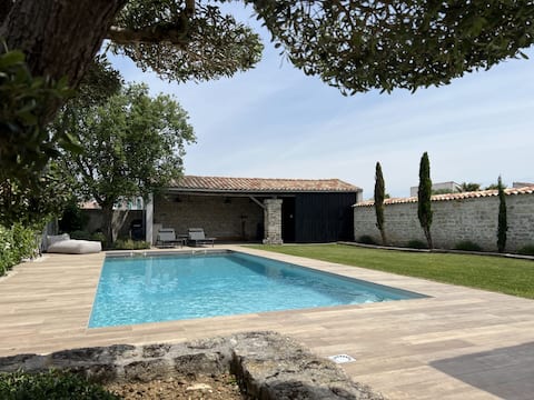 Jasmin House, spacious, with heated pool