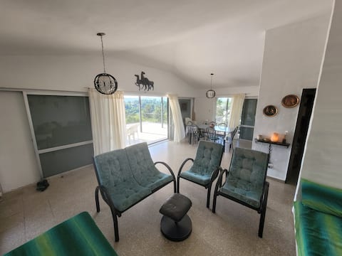Anuncio de Airbnb popular: House in the mountains with a beautiful view en Villa Carlos Paz
