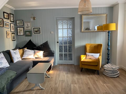 Top performing Airbnb: Cosy two bed beach house in Exmouth