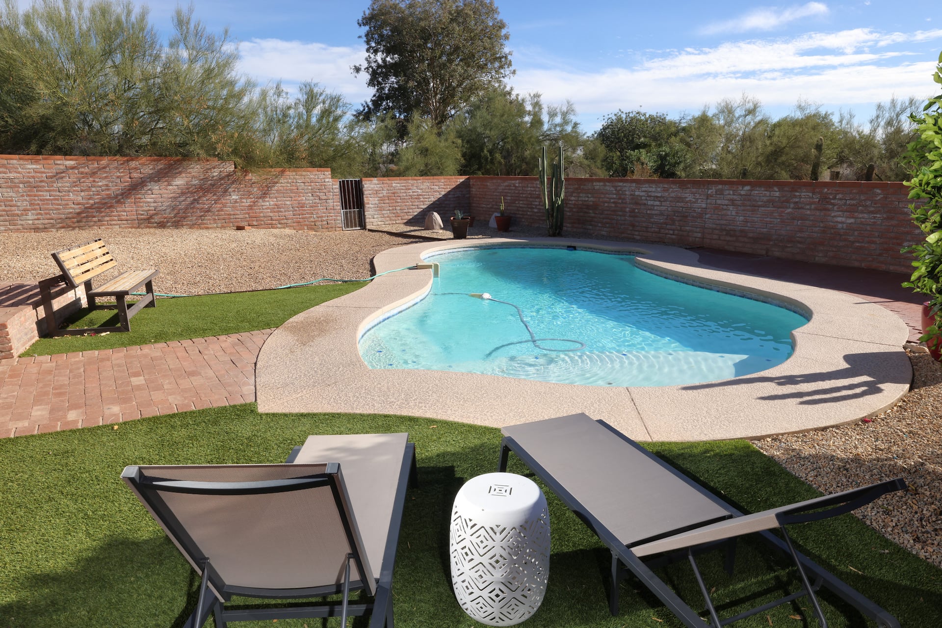 Luxe & Spacious Gem: Pool ~ 15min to Downtown ~ Parking!