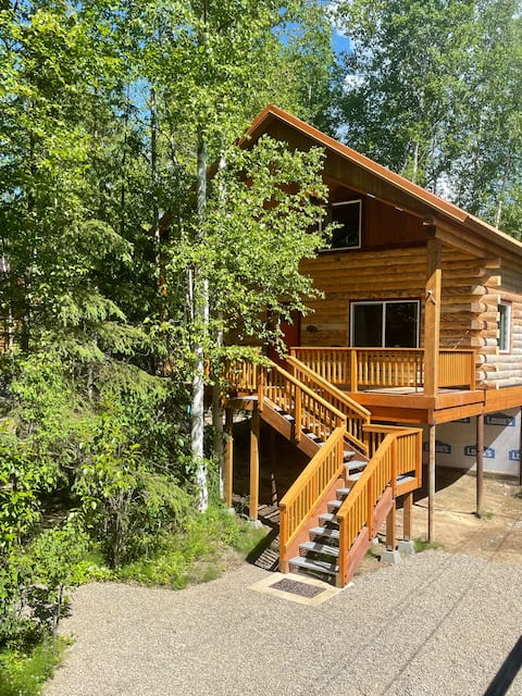 Riverfront, Authentic, Luxury Log Cabin-Bison