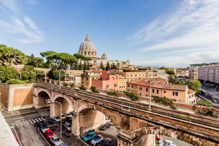 Fall in love with Roma Vaticano gallery image 4