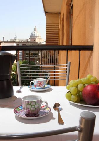 Fall in love with Roma Vaticano gallery image 3