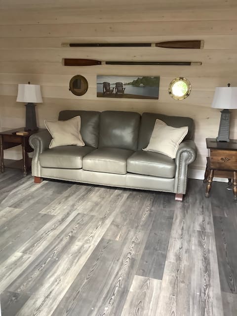 Top Airbnb: Guesthouse on Sheepscot River in Wiscasset