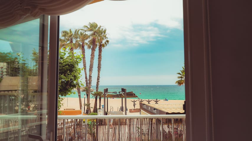 SeaHomes Vacations managed Airbnb listing 2