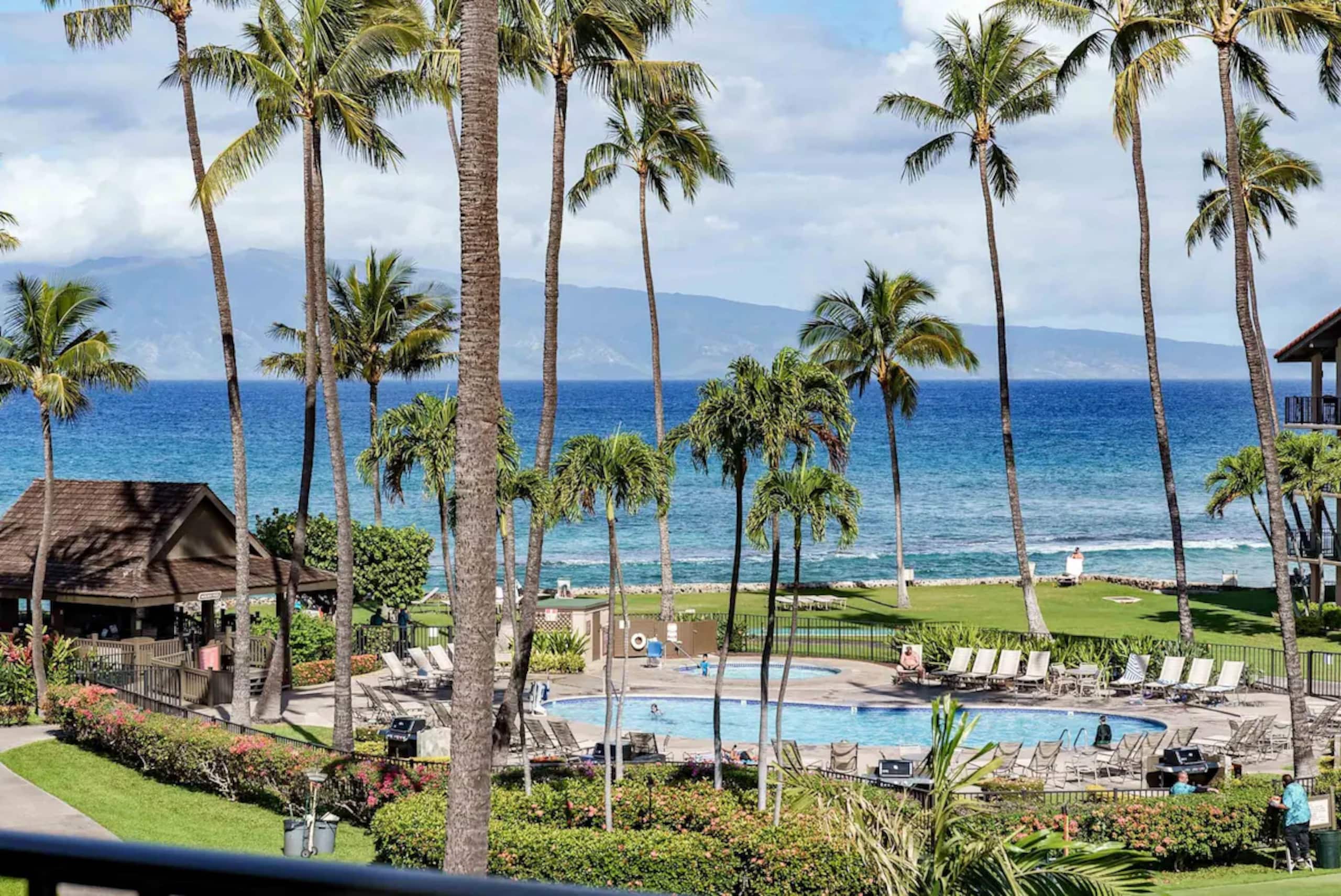 Condo in Lahaina · ★4.73 · 3 bedrooms · 4 beds · 3 baths - Image 37