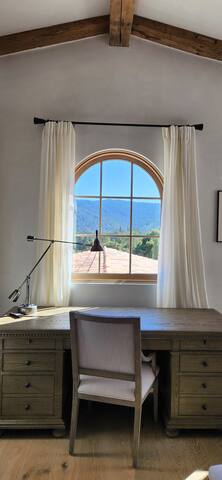 Camellia Cottage with Pool View gallery image 3