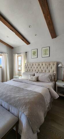 Camellia Cottage with Pool View gallery image 5