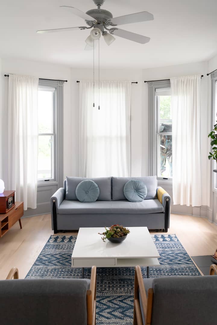 Spacious Parlor Apartment W/ Hudson River Views - Newburgh, NY