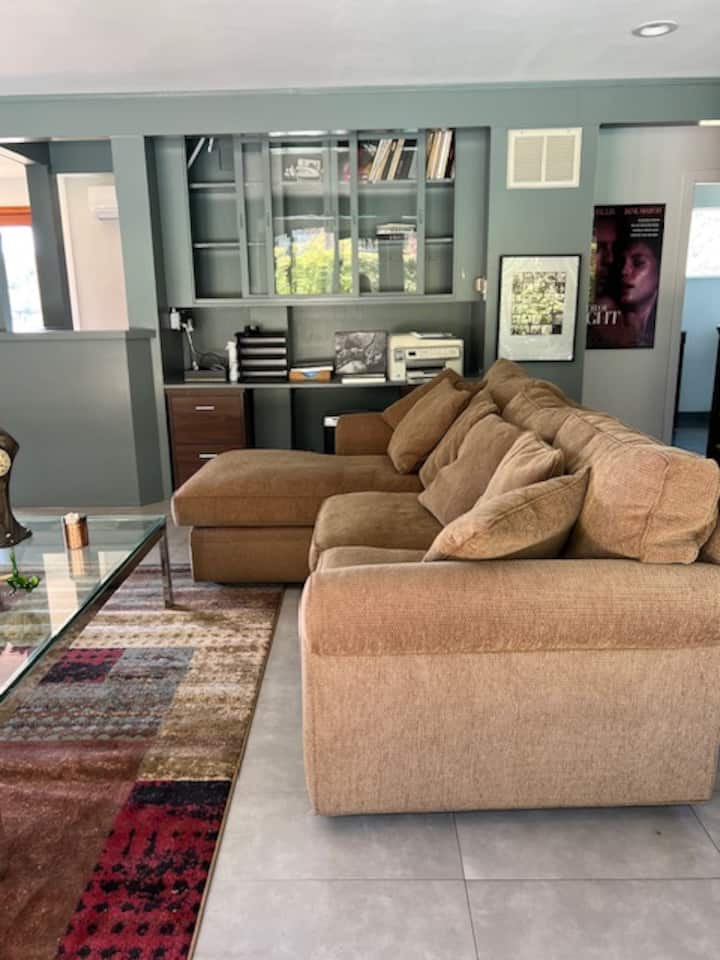 Bel-air Guesthouse W/pool & View - Los Angeles, CA