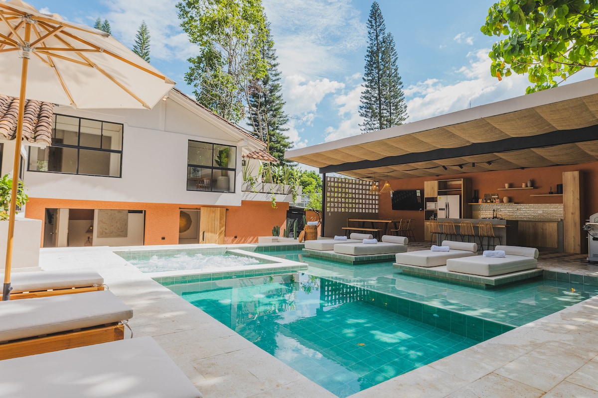 Casa Tequila Pool — photo 1