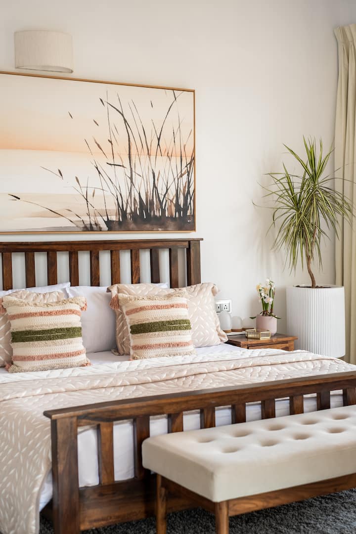 Bedroom 1 image 3