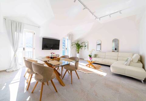 Deluxe Seafront Suite*100m2*2BR*3 Baths*Bath Tub