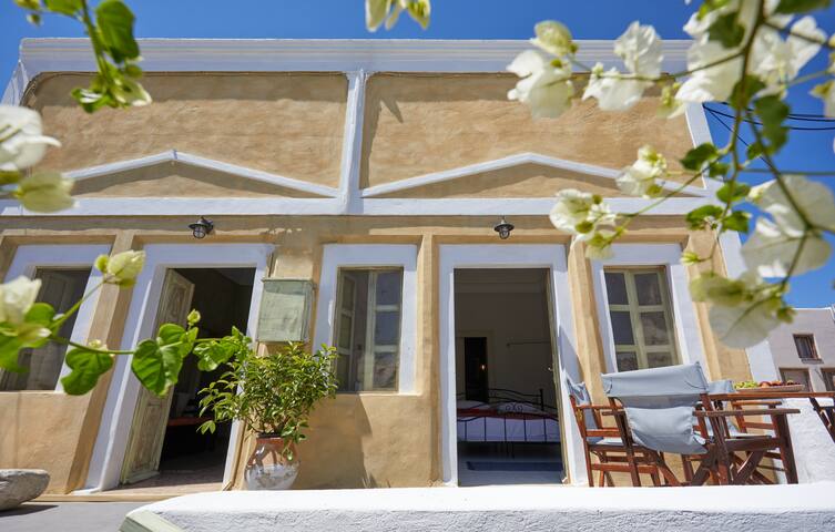 Constantis Mansion gallery image 2