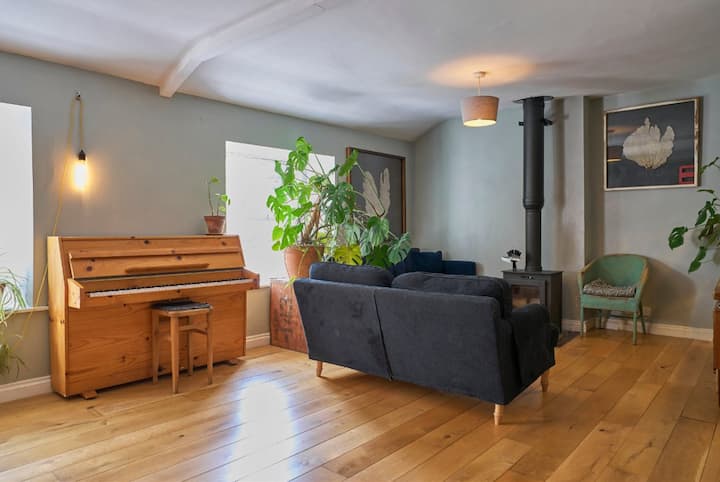 Open Plan 2 Bed Apartment In The Heart Of Frome - Frome