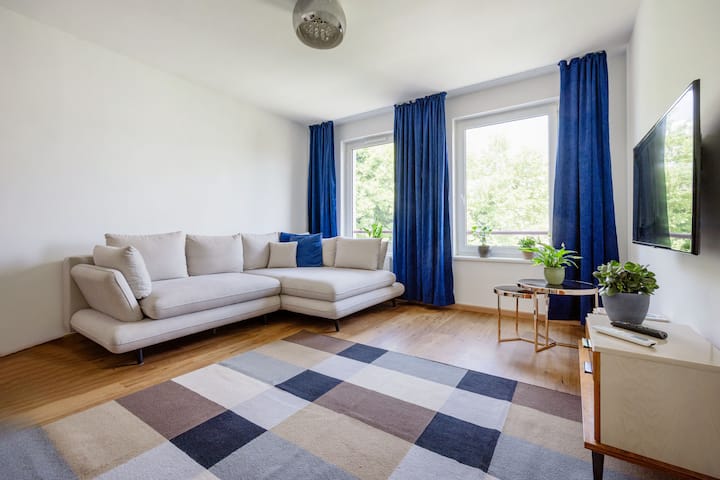 Elegant 75sqm, New 2be+lr Ac W Balcony - Budapest