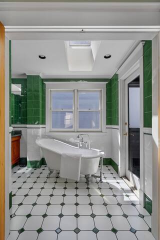 The Vancouver Heritage Home – Mount Pleasant gallery image 5