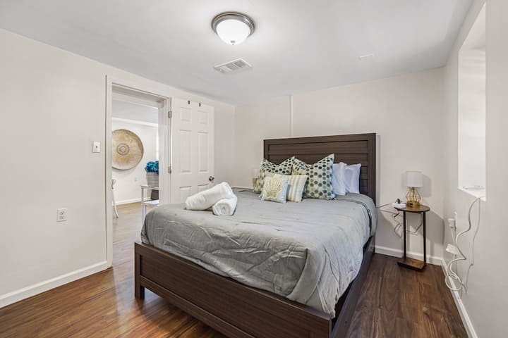 Spálňa 1 - útulná menšia manželská posteľ