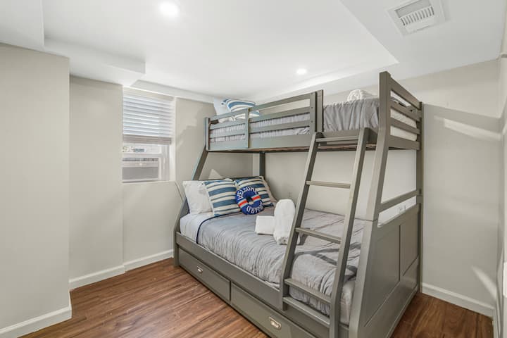 Spálňa 3 - (2) s oddelenými posteľami, plná - ideálne pre deti!