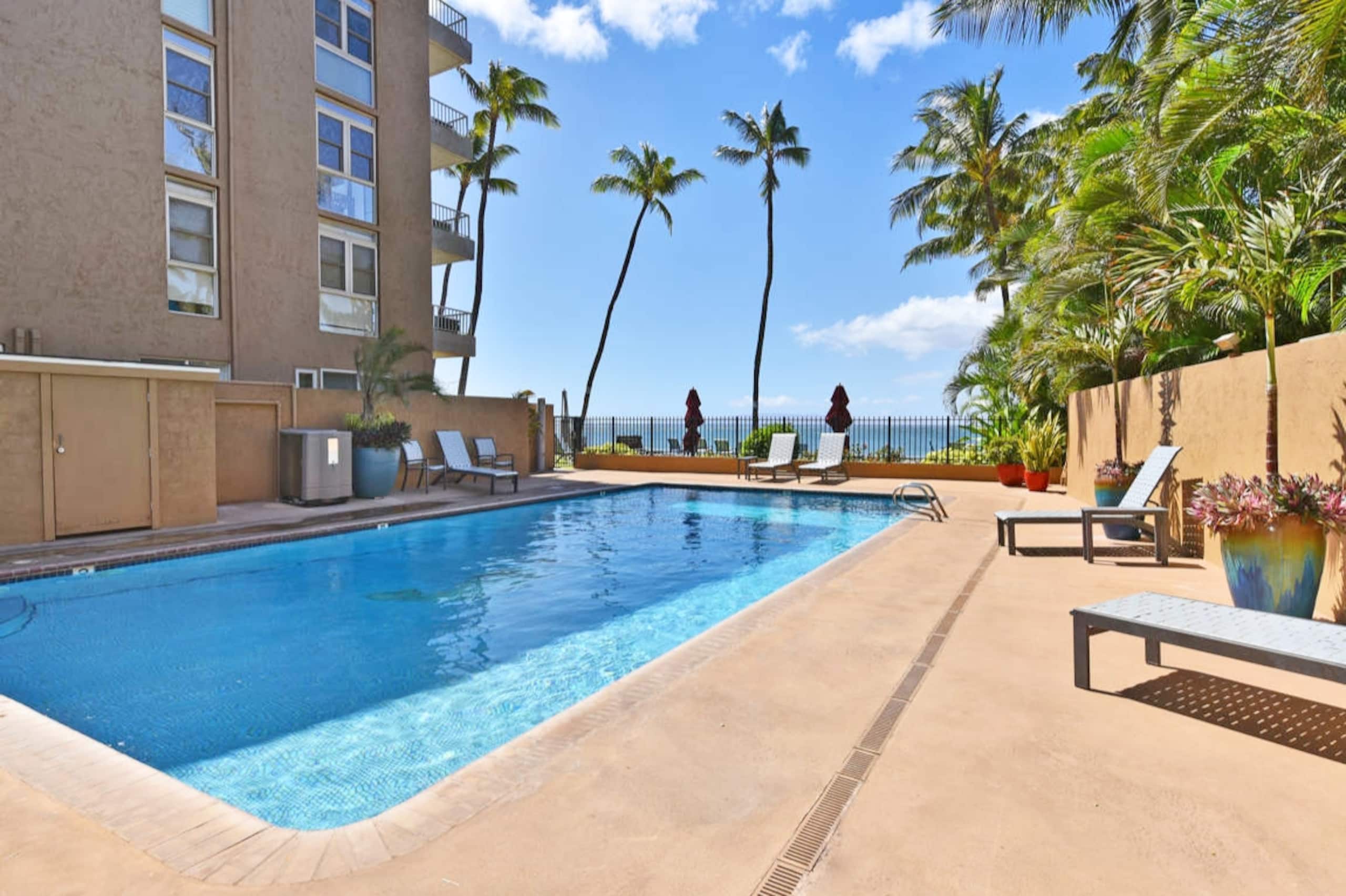 High-end, On Beach, View Balcony, with Pool & BBQ! - Image 34