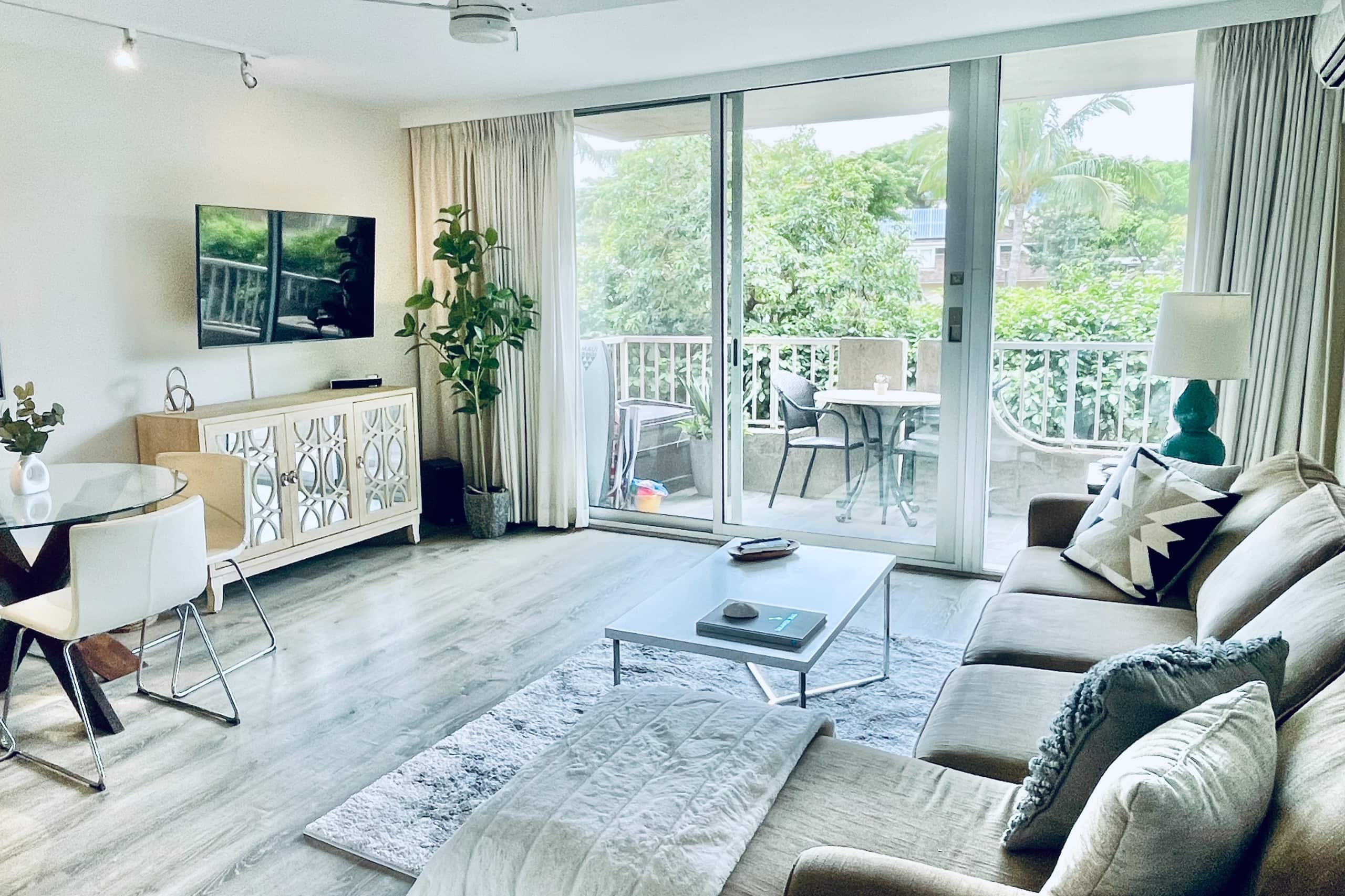 High-end, On Beach, View Balcony, with Pool & BBQ! - Image 5