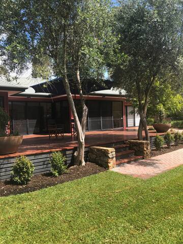 Siesta by the Sea gallery image 3