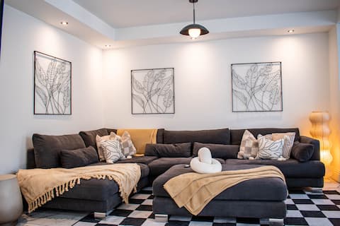 Roseberry - Corner Plot Getaways