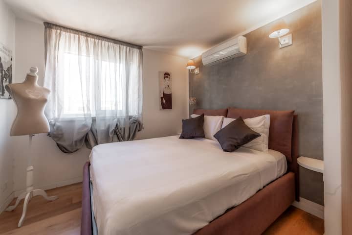 Stunning Cozy Penthouse Apartments For Rent image