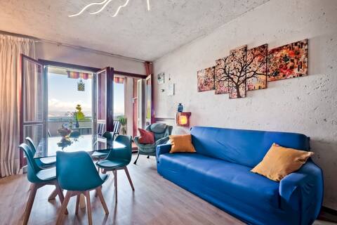 [Wide + sea view with garden]