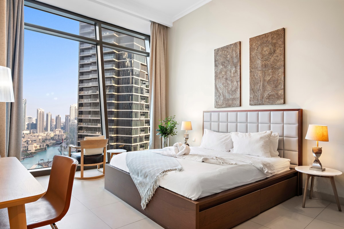 1 Bedroom Furnished Apartment with Burj Khalifa & Fountain View | Burj Vista 4